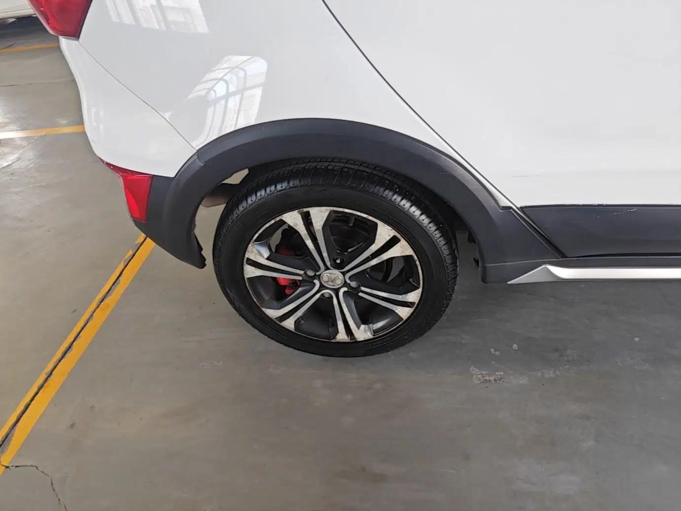 BAIC Senova X25 2015 1.5L Automatic Elite Model — миниатюра 10