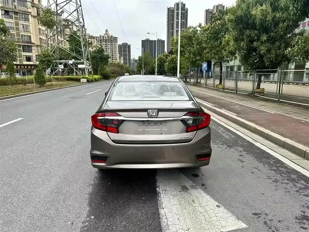2016 Honda Greiz 1.5L CVT Classic Edition — миниатюра 12