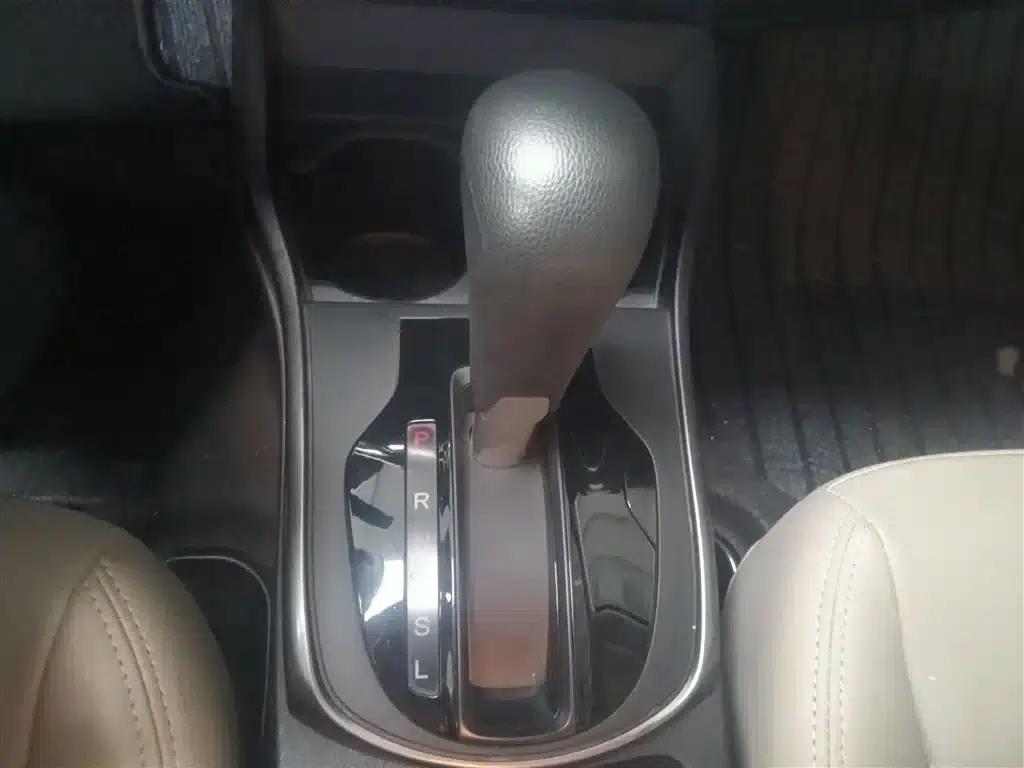 2016 Honda Greiz 1.5L CVT Classic Edition — миниатюра 19