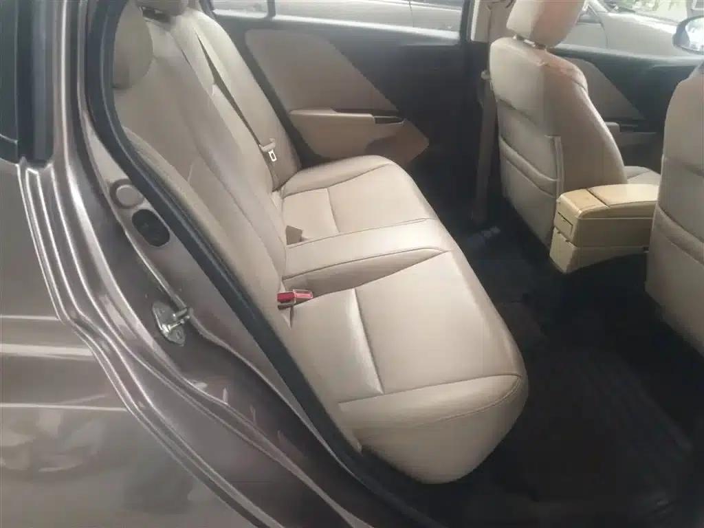 2016 Honda Greiz 1.5L CVT Classic Edition — миниатюра 21