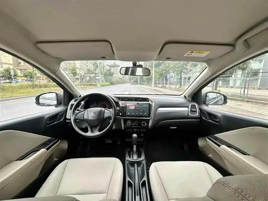 2016 Honda Greiz 1.5L CVT Classic Edition — миниатюра 4