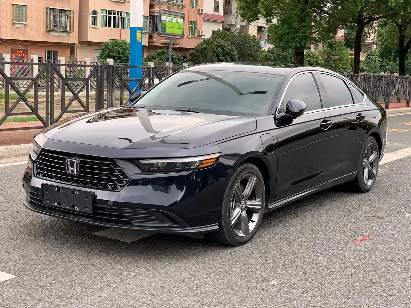 Accord PHEV 2023 2.0L e:PHEV Luxury Edition — миниатюра 1