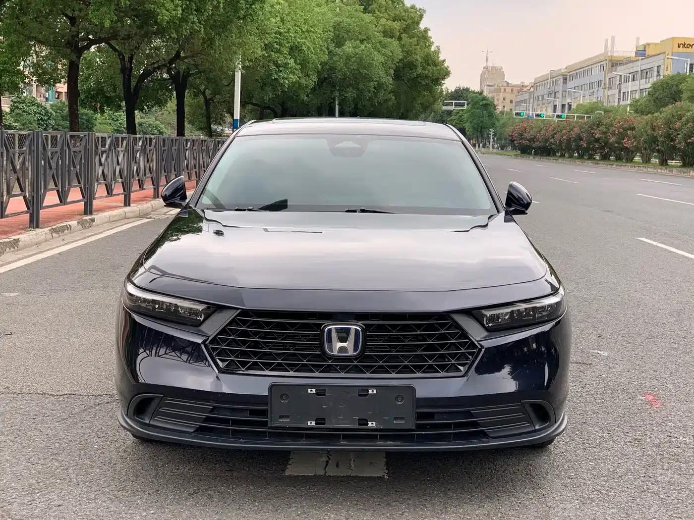 Accord PHEV 2023 2.0L e:PHEV Luxury Edition — миниатюра 2