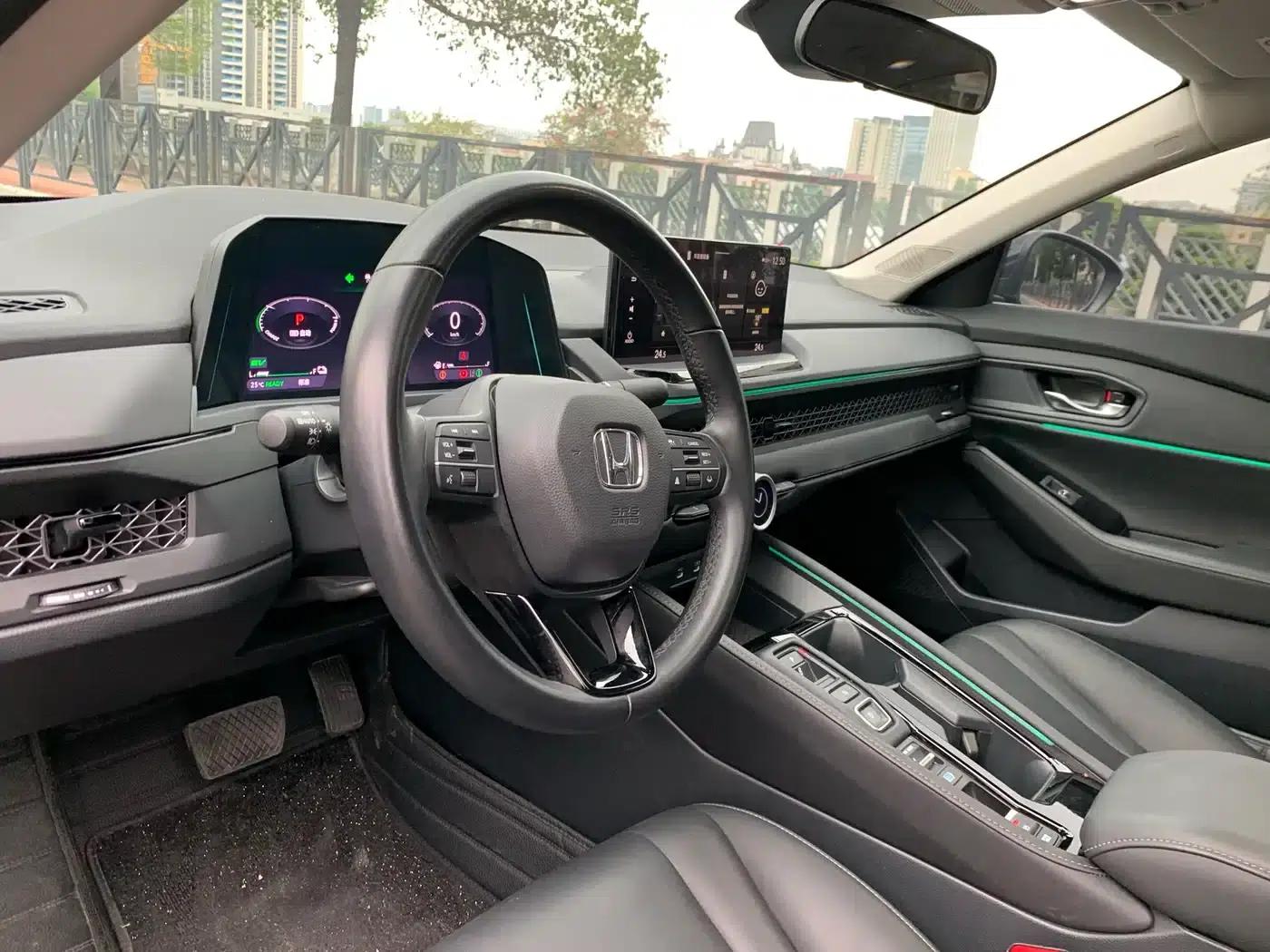 Accord PHEV 2023 2.0L e:PHEV Luxury Edition — миниатюра 17