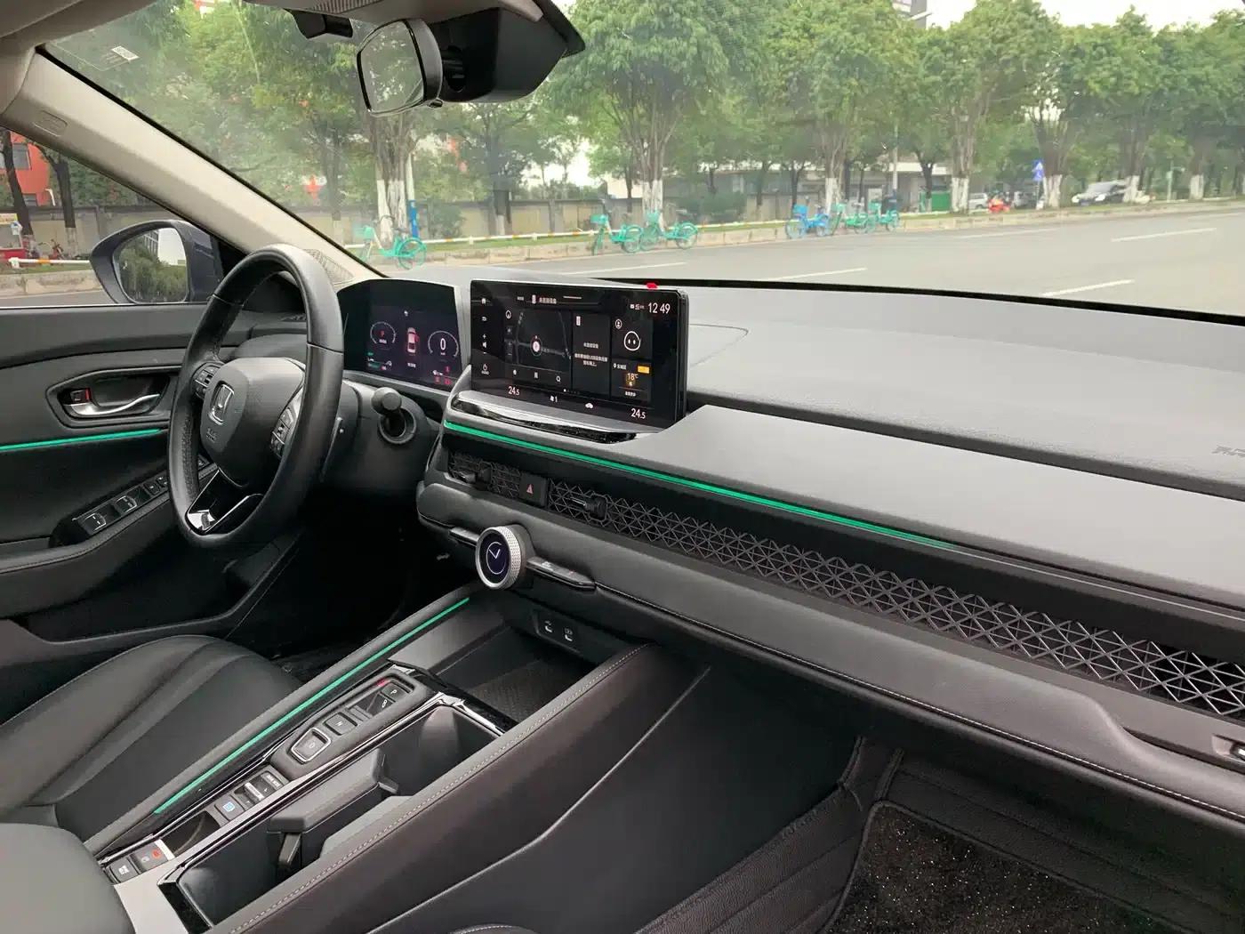 Accord PHEV 2023 2.0L e:PHEV Luxury Edition — миниатюра 26