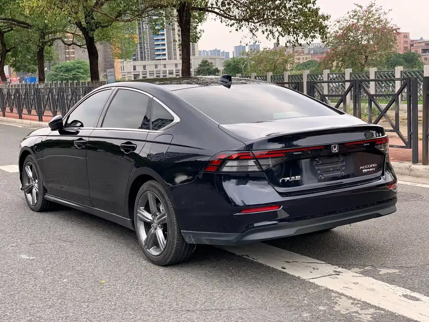 Accord PHEV 2023 2.0L e:PHEV Luxury Edition — миниатюра 4