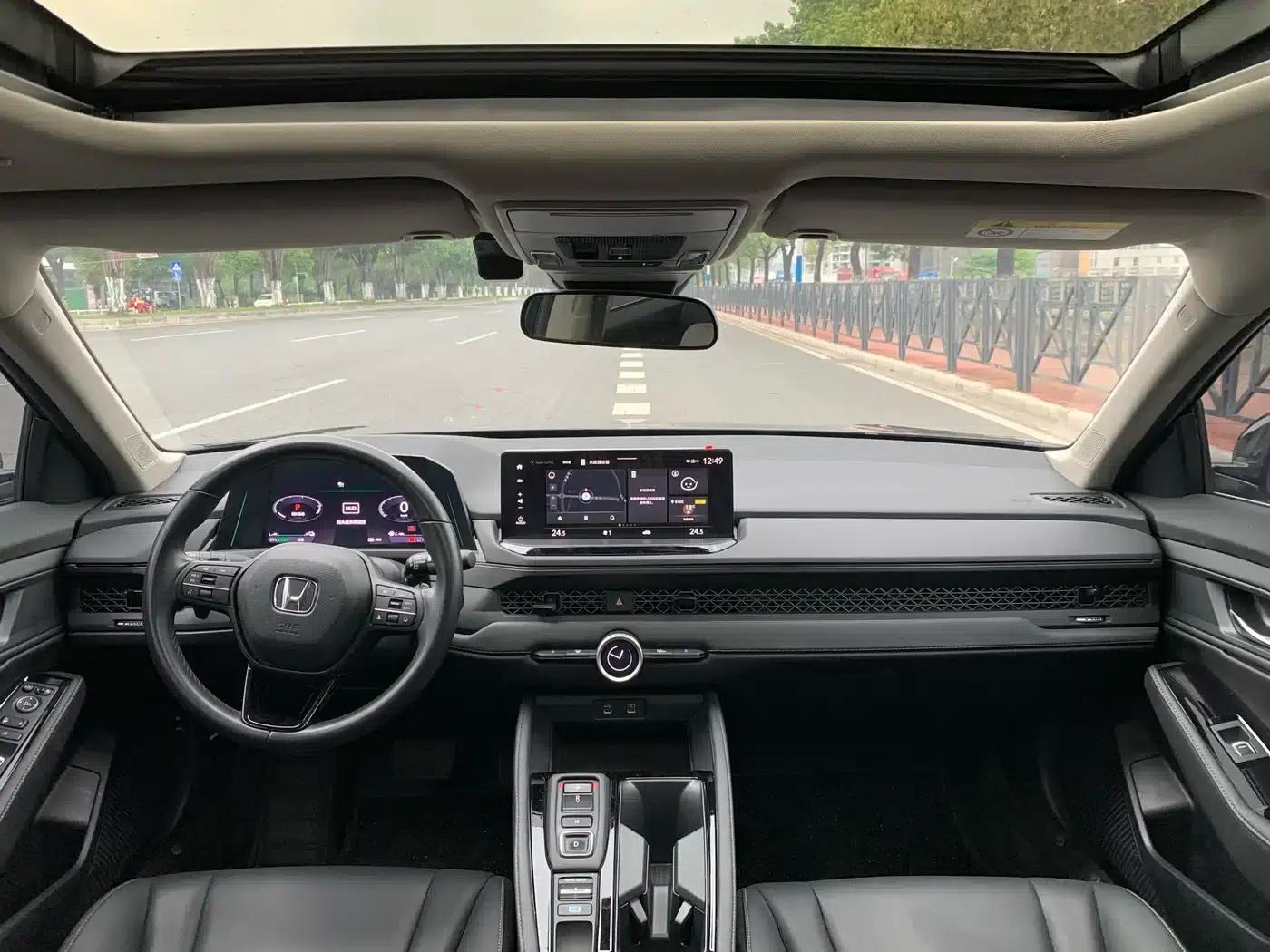 Accord PHEV 2023 2.0L e:PHEV Luxury Edition — миниатюра 31
