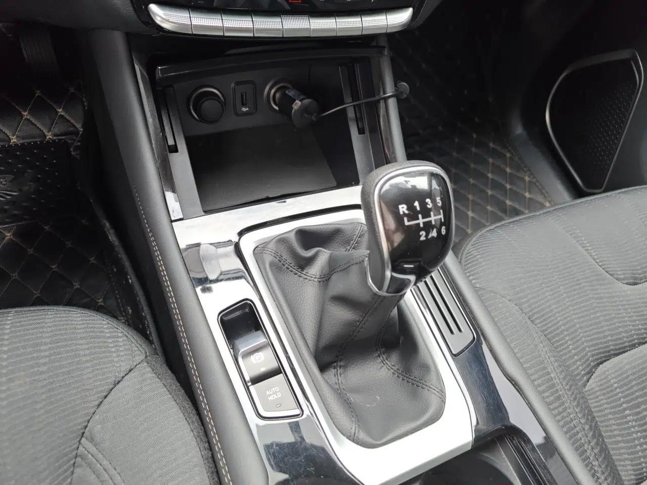 CHANGAN OSHAN COS1 2020 1.5T Manual Fashion Edition 7-Seater — миниатюра 15