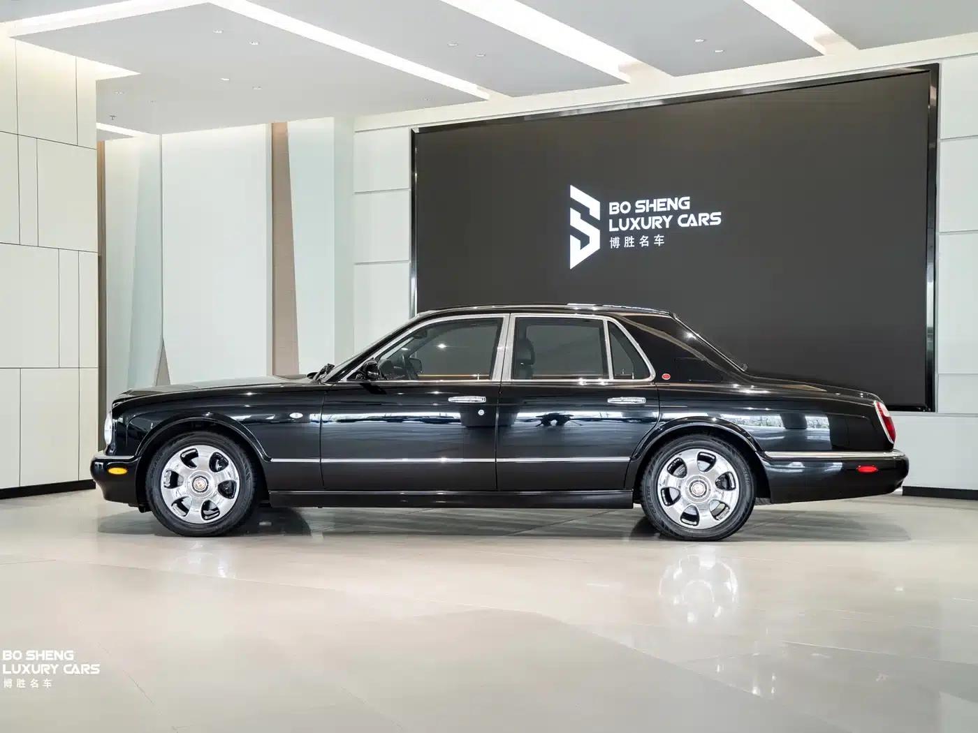Elegant 2001 Model 6.8L Automatic — миниатюра 11