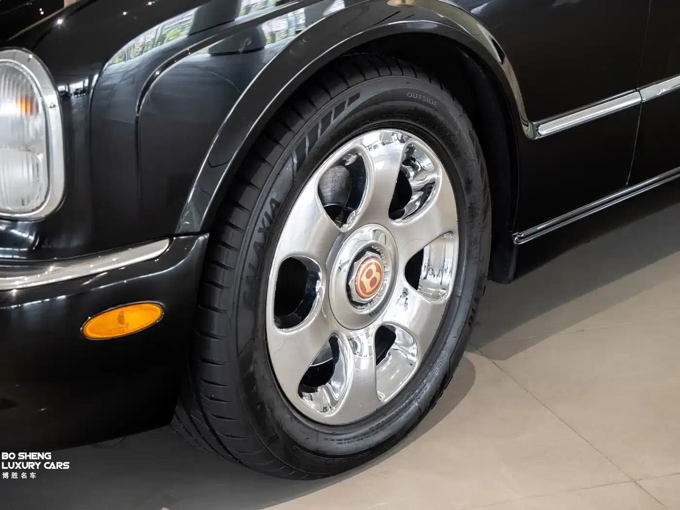 Elegant 2001 Model 6.8L Automatic — миниатюра 34