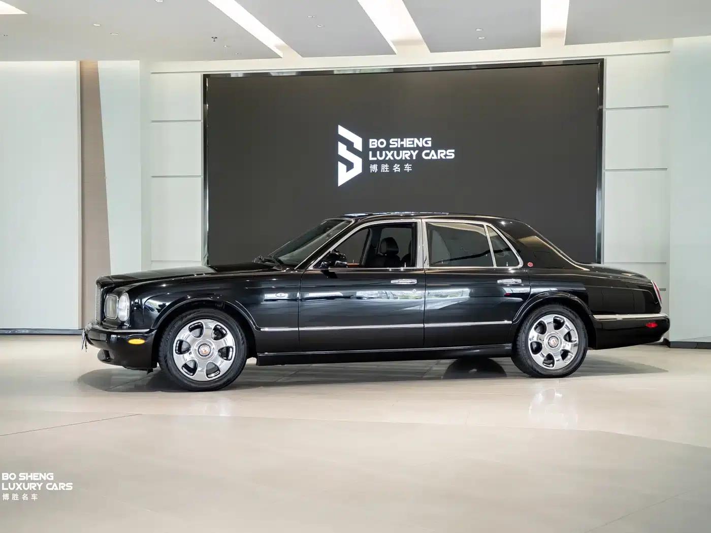 Elegant 2001 Model 6.8L Automatic — миниатюра 9
