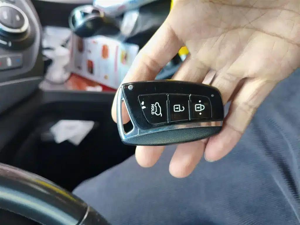 2013 Geely Grand Prix 3.0L 7-seater 4WD Flagship Edition with Brown Interior — миниатюра 12