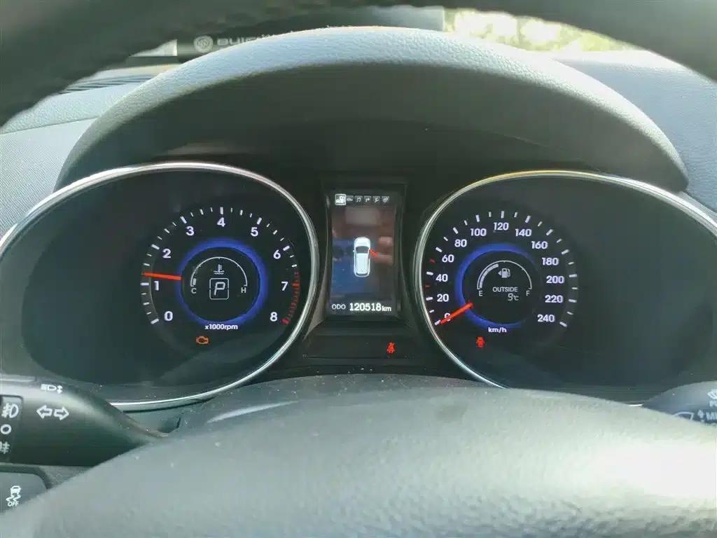 2013 Geely Grand Prix 3.0L 7-seater 4WD Flagship Edition with Brown Interior — миниатюра 4