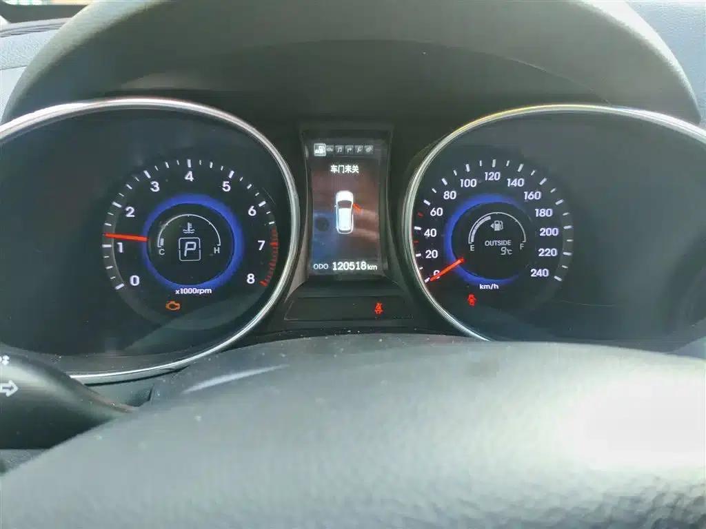 2013 Geely Grand Prix 3.0L 7-seater 4WD Flagship Edition with Brown Interior — миниатюра 5