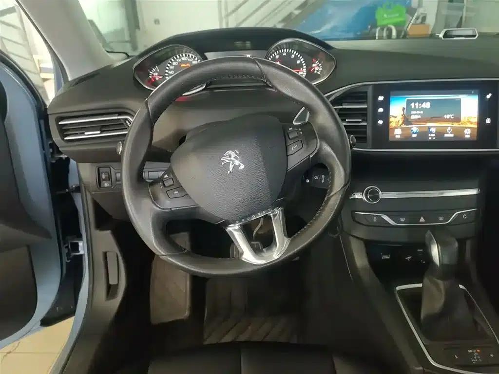 Peugeot 308S 2015 1.2T Automatic Sporty Edition — миниатюра 11