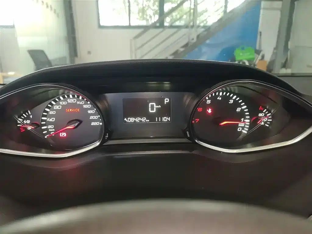Peugeot 308S 2015 1.2T Automatic Sporty Edition — миниатюра 12