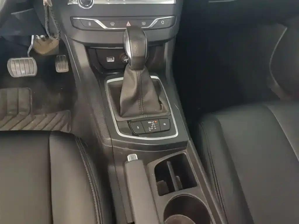 Peugeot 308S 2015 1.2T Automatic Sporty Edition — миниатюра 14
