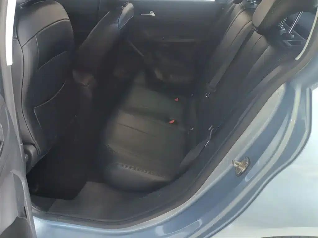 Peugeot 308S 2015 1.2T Automatic Sporty Edition — миниатюра 17
