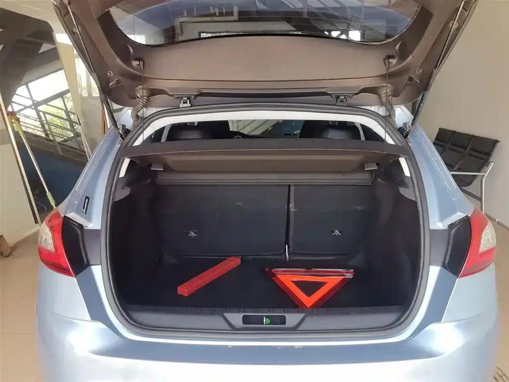 Peugeot 308S 2015 1.2T Automatic Sporty Edition — миниатюра 19