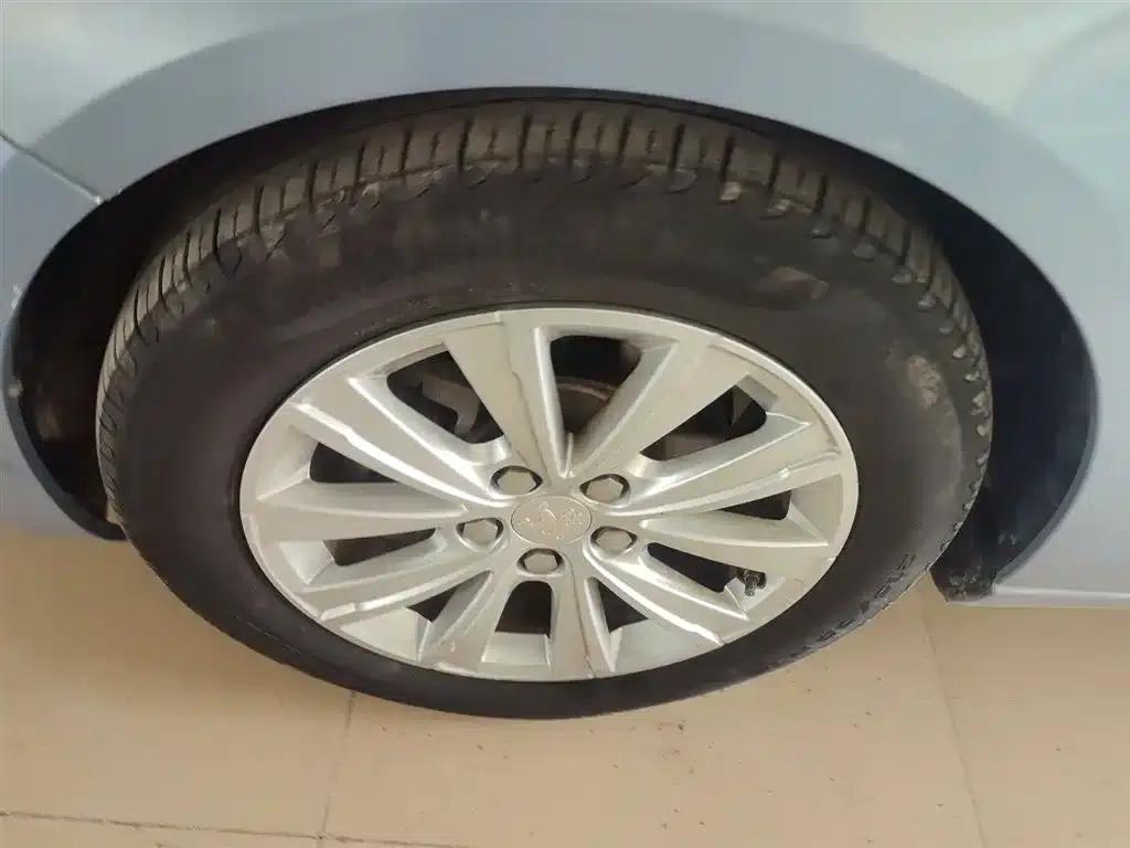Peugeot 308S 2015 1.2T Automatic Sporty Edition — миниатюра 23