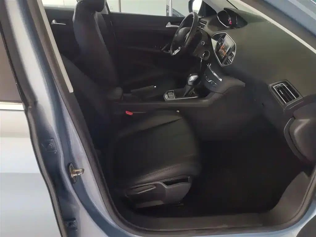 Peugeot 308S 2015 1.2T Automatic Sporty Edition — миниатюра 25