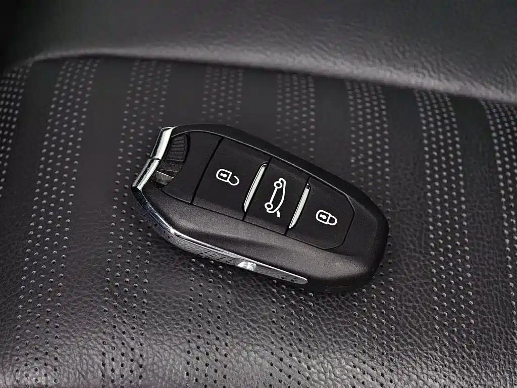 Peugeot 308S 2015 1.6T Automatic Ruichi Edition — миниатюра 17