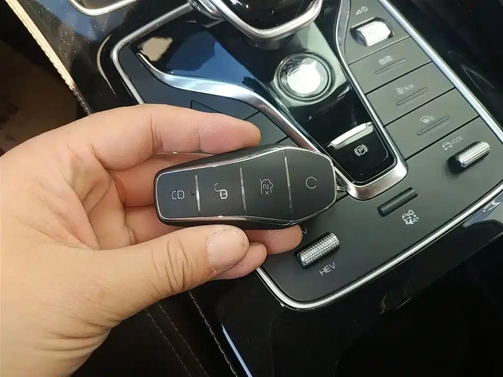 Song MAX New Energy 2022 DM-i 105KM Flagship Edition — миниатюра 11