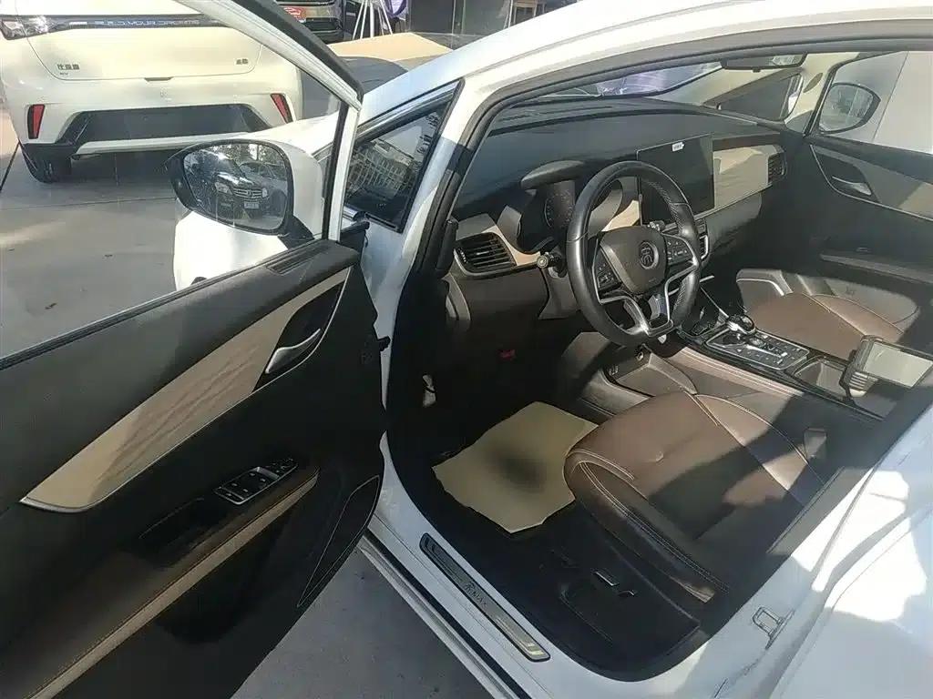 Song MAX New Energy 2022 DM-i 105KM Flagship Edition — миниатюра 13