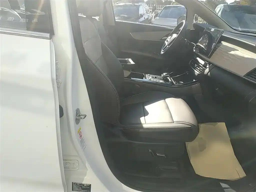 Song MAX New Energy 2022 DM-i 105KM Flagship Edition — миниатюра 17
