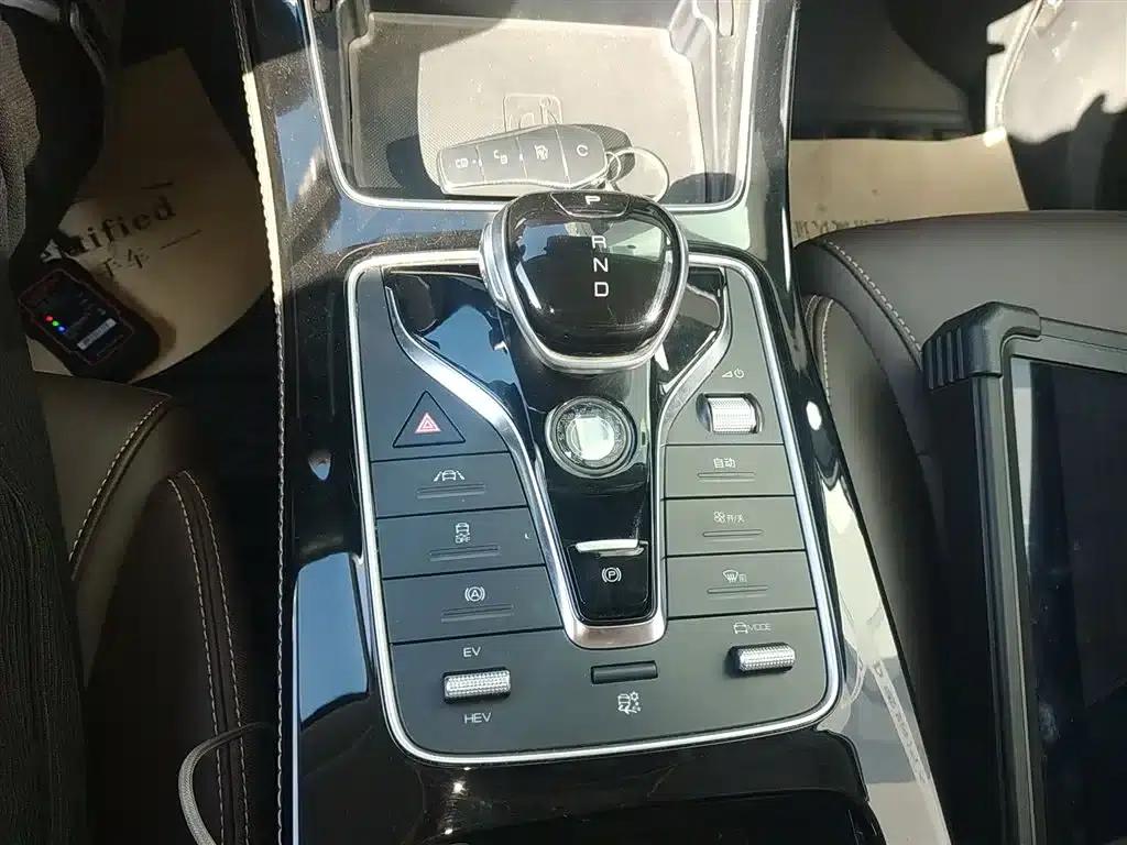 Song MAX New Energy 2022 DM-i 105KM Flagship Edition — миниатюра 6