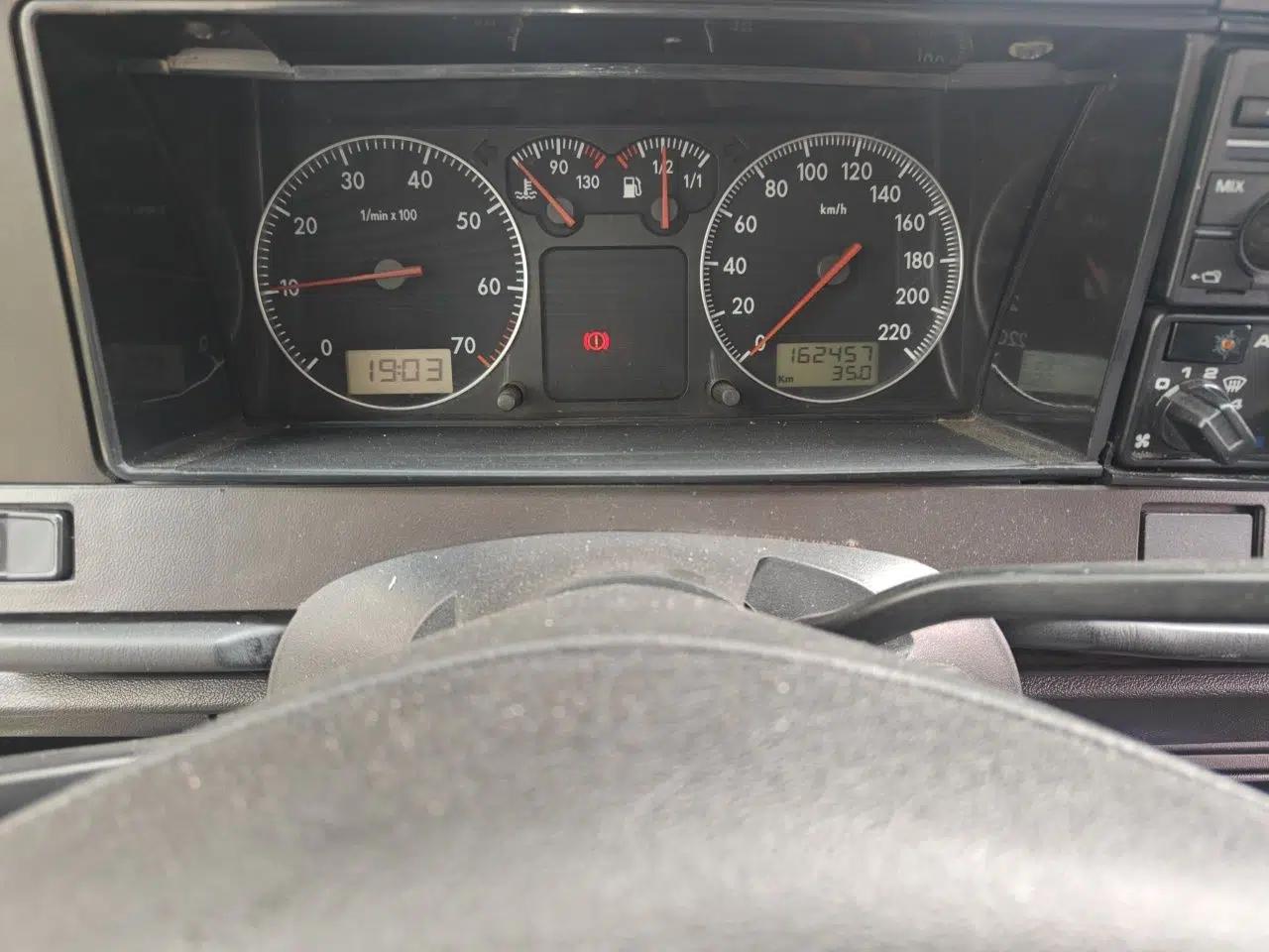Volkswagen Santana Classic 2007 1.8L Jingchang Model — миниатюра 13