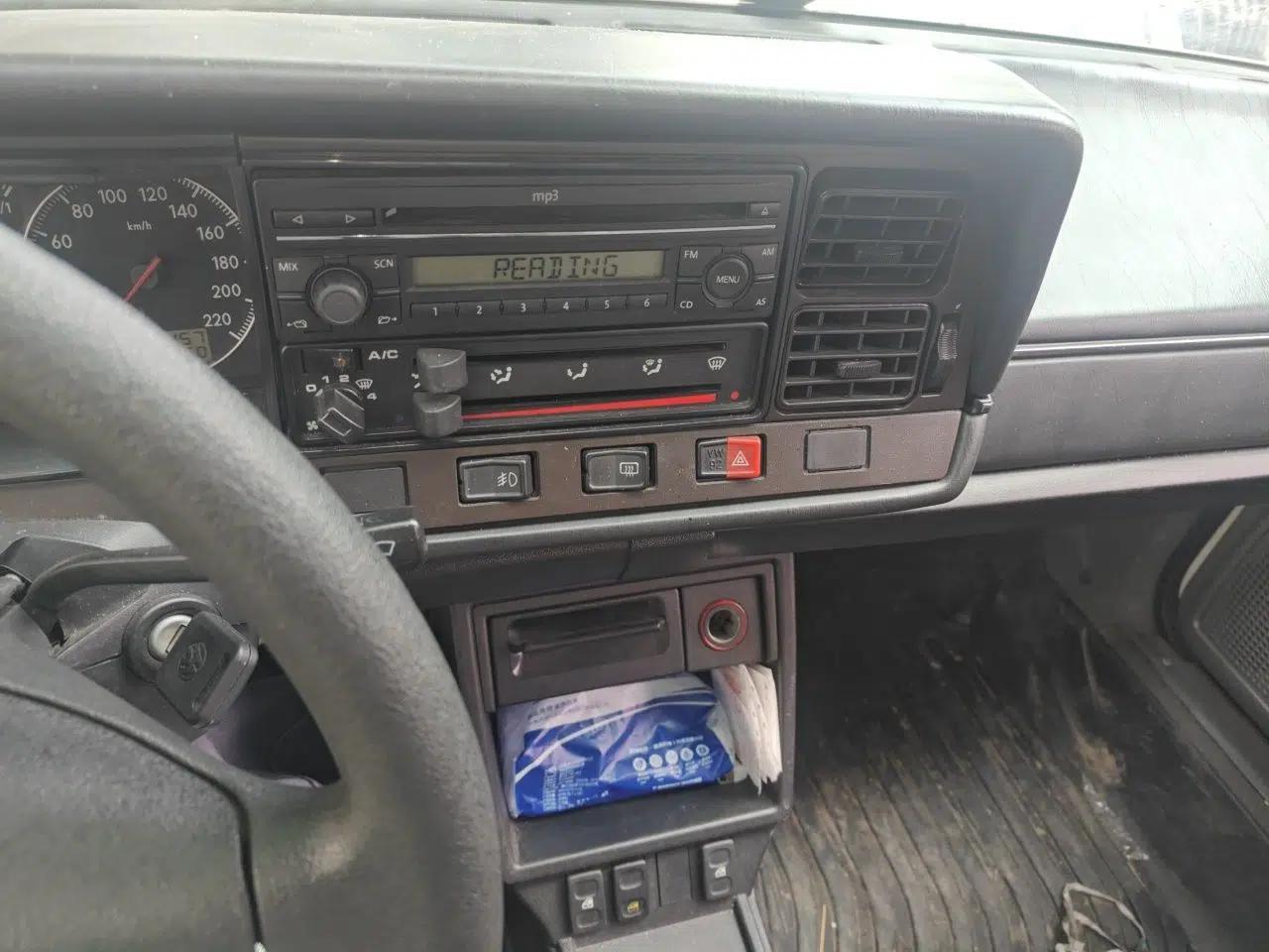 Volkswagen Santana Classic 2007 1.8L Jingchang Model — миниатюра 14