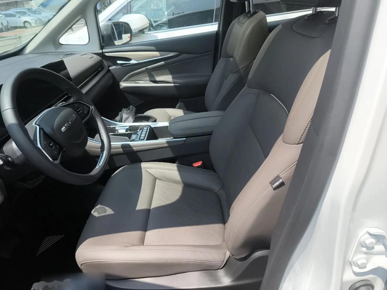 SAIC MAXUS G50 PHEV 2025 Leading Edition — миниатюра 17