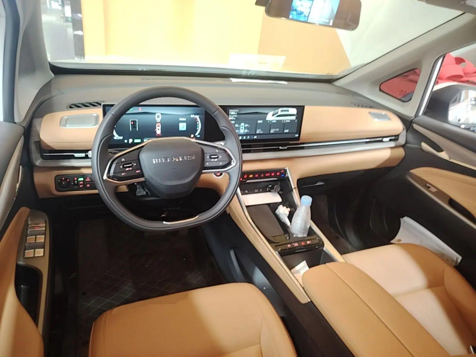 SAIC MAXUS G50 PHEV 2025 Leading Edition — миниатюра 13