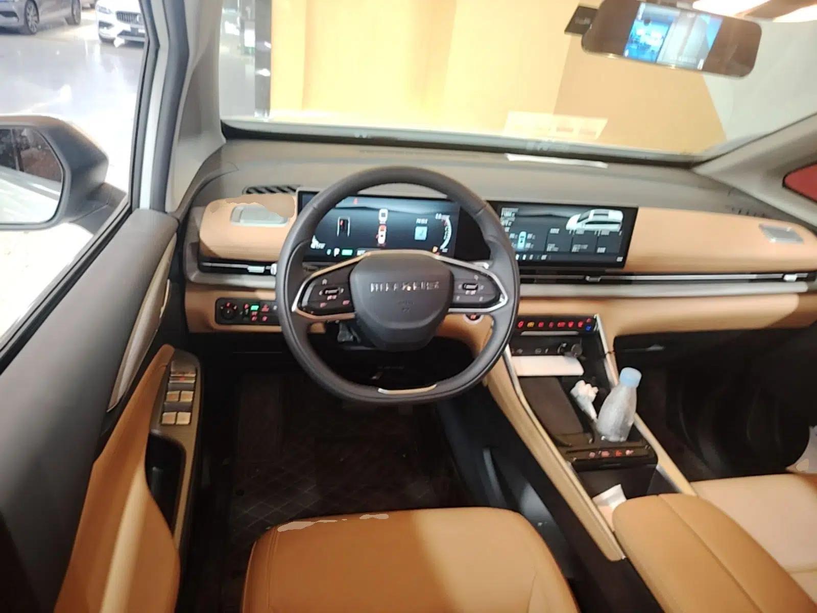 SAIC MAXUS G50 PHEV 2025 Leading Edition — миниатюра 14