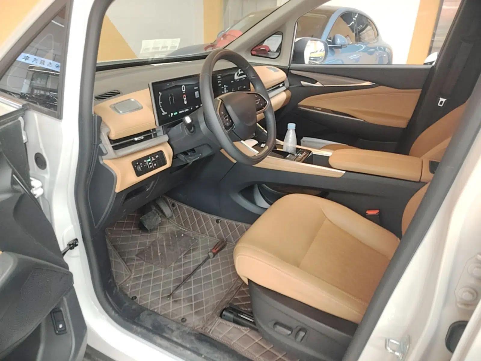 SAIC MAXUS G50 PHEV 2025 Leading Edition — миниатюра 19