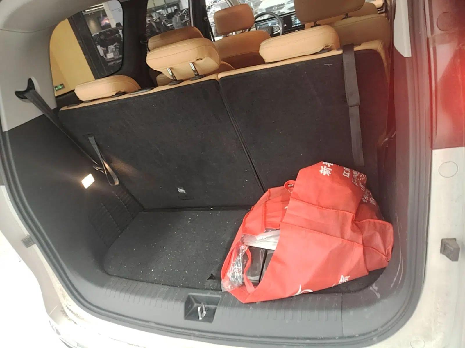 SAIC MAXUS G50 PHEV 2025 Leading Edition — миниатюра 22