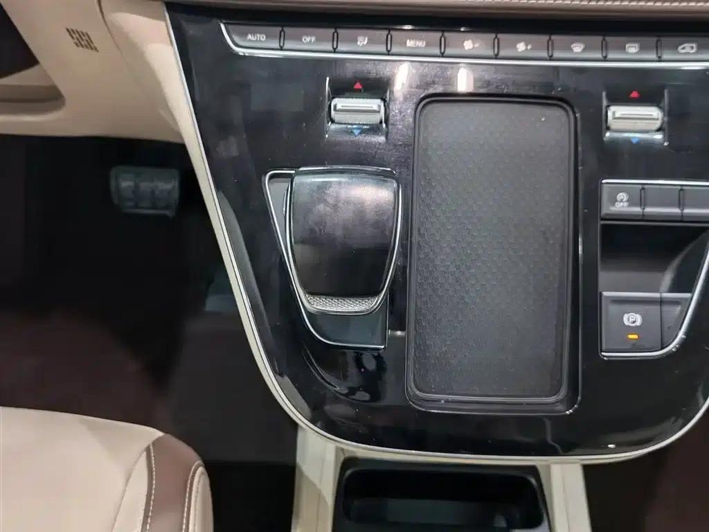 Bestune M9 2023 2.0T Premium Edition — миниатюра 13