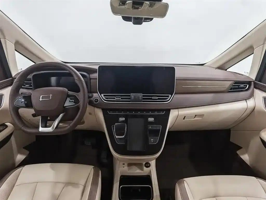 Bestune M9 2023 2.0T Premium Edition — миниатюра 5