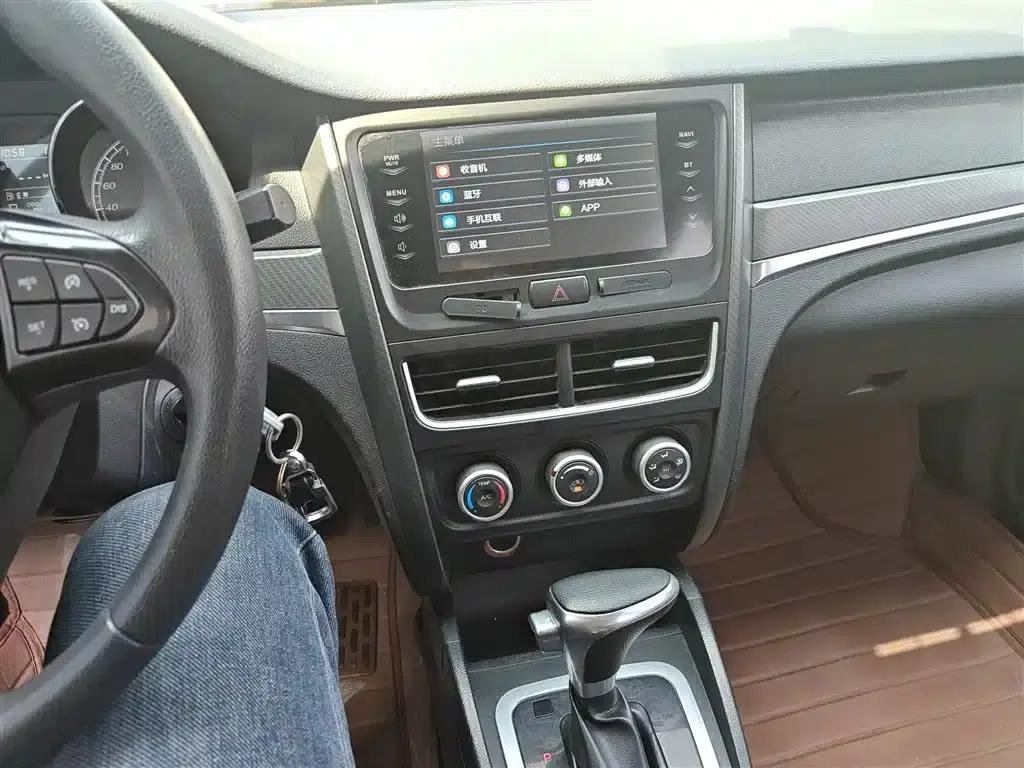 Besturn B30 2016 1.6L Automatic Luxury Edition — миниатюра 13
