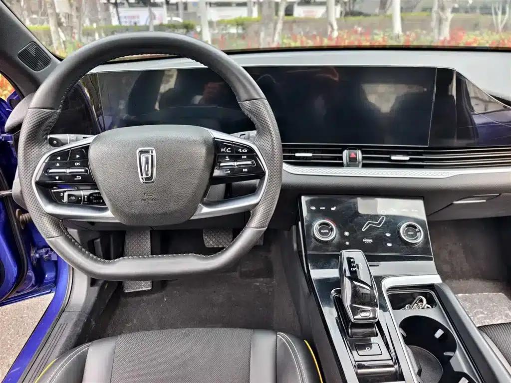 Bestune B70S 2022 1.5T Smart and Trendy Commander — миниатюра 14