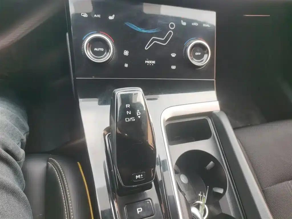 Bestune B70S 2022 1.5T Smart and Trendy Commander — миниатюра 6