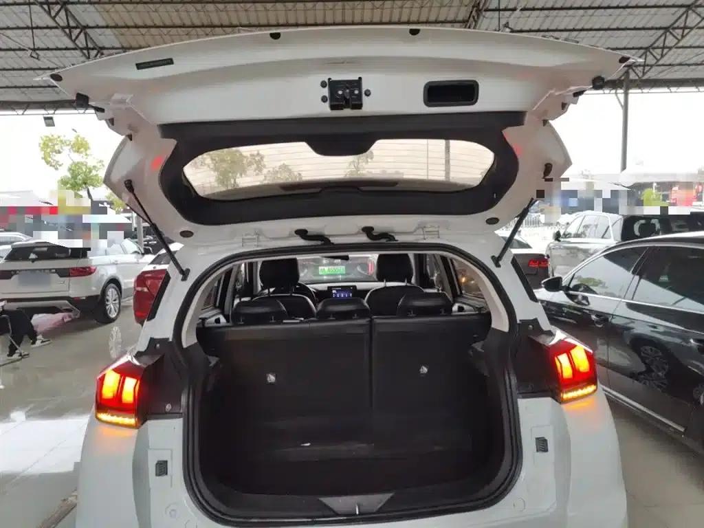 Beijing X3 2019 1.5T CVT Glory Edition — миниатюра 19