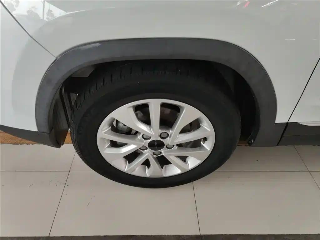 Beijing X3 2019 1.5T CVT Glory Edition — миниатюра 23