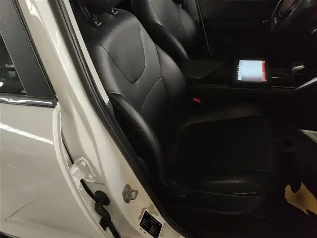 Beijing X3 2019 1.5T CVT Glory Edition — миниатюра 25