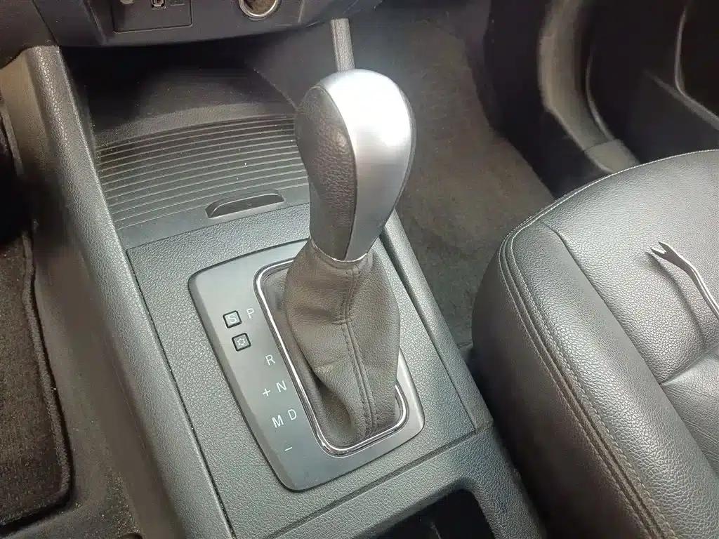 2015 Senova X65 2.0T Automatic Elite — миниатюра 10