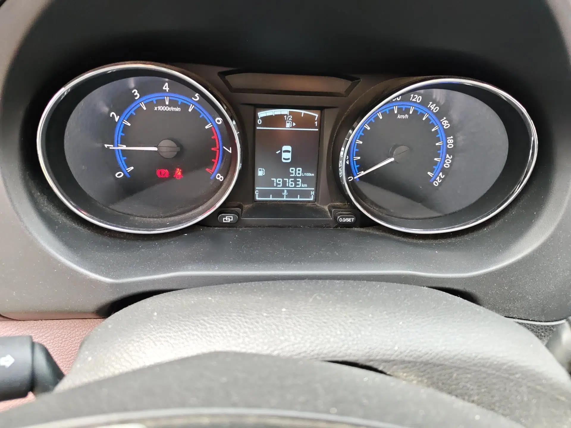 FORTHING SX6 2016 1.6L Manual Luxury Model — миниатюра 11