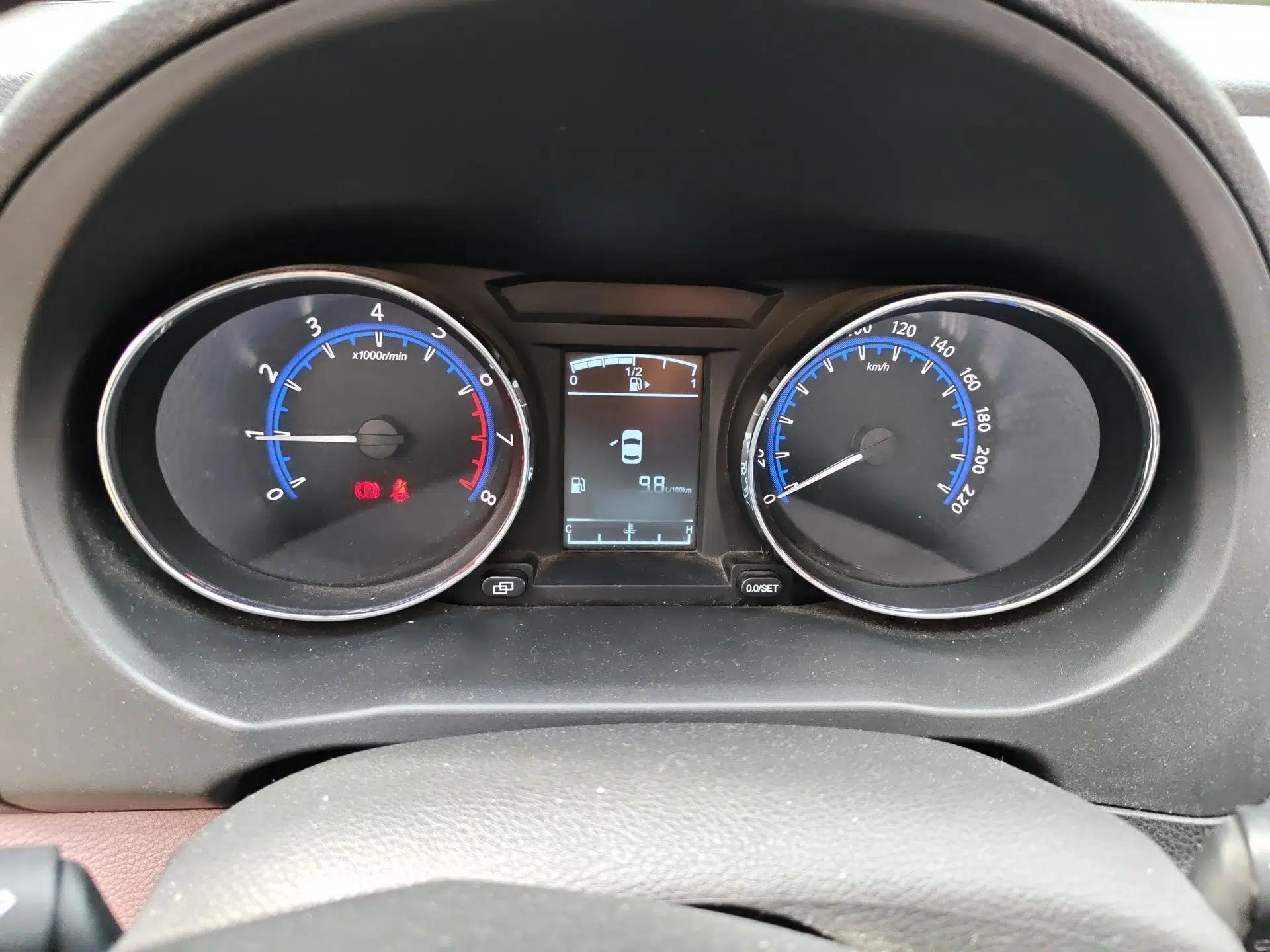 FORTHING SX6 2016 1.6L Manual Luxury Model — миниатюра 10