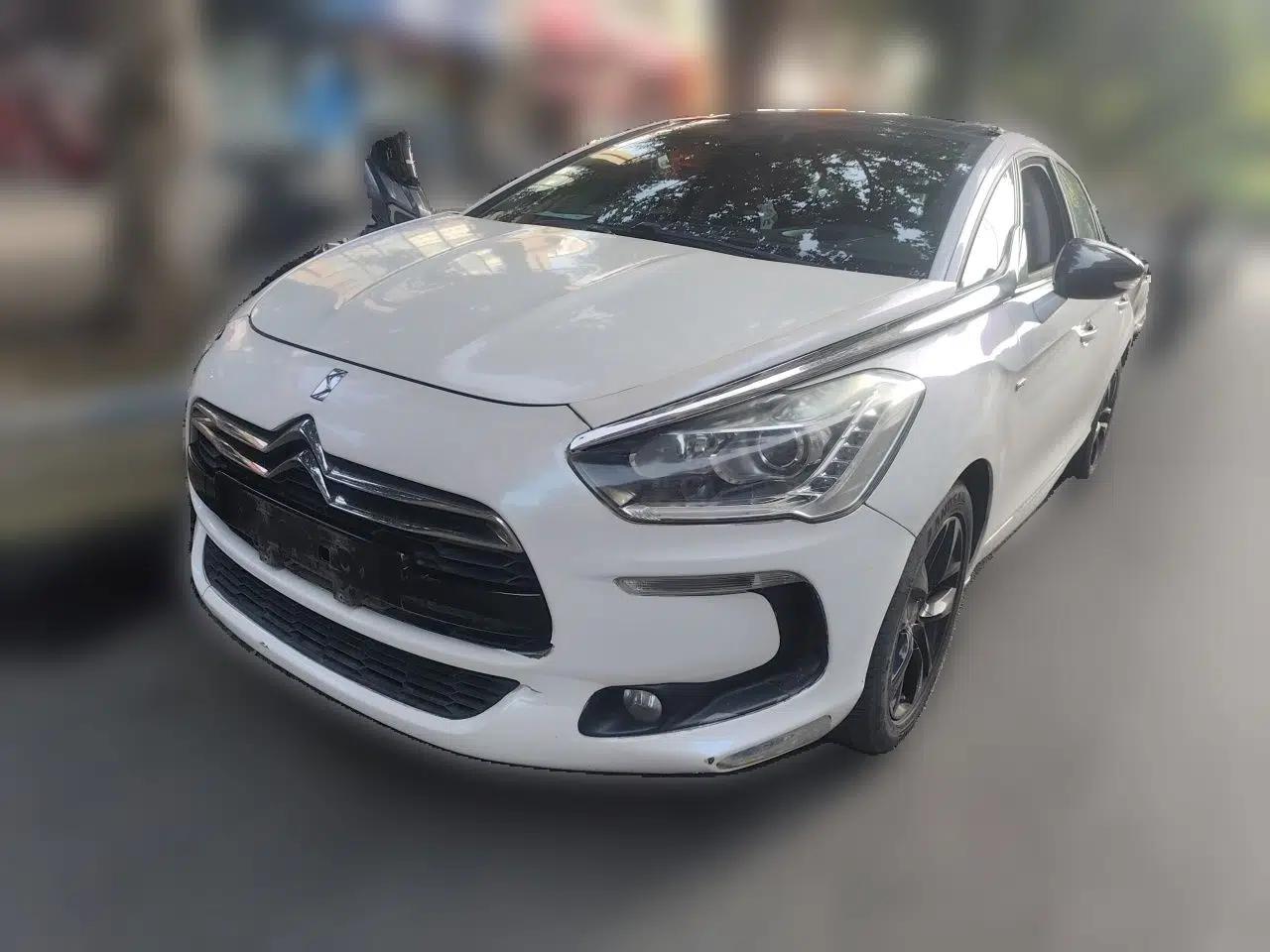 DS 5 2013 1.6T Luxury Edition THP200 — миниатюра 1