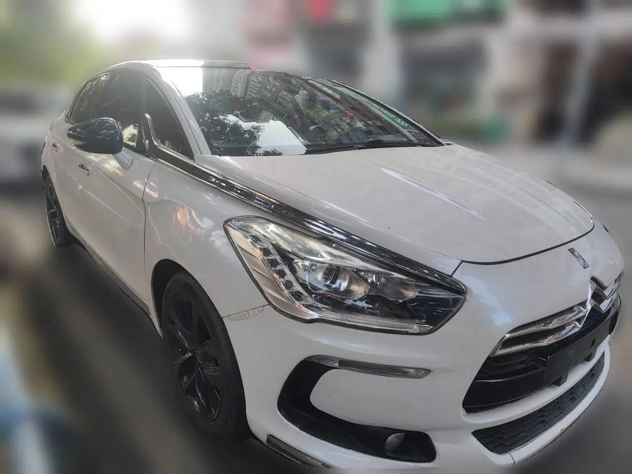 DS 5 2013 1.6T Luxury Edition THP200 — миниатюра 3